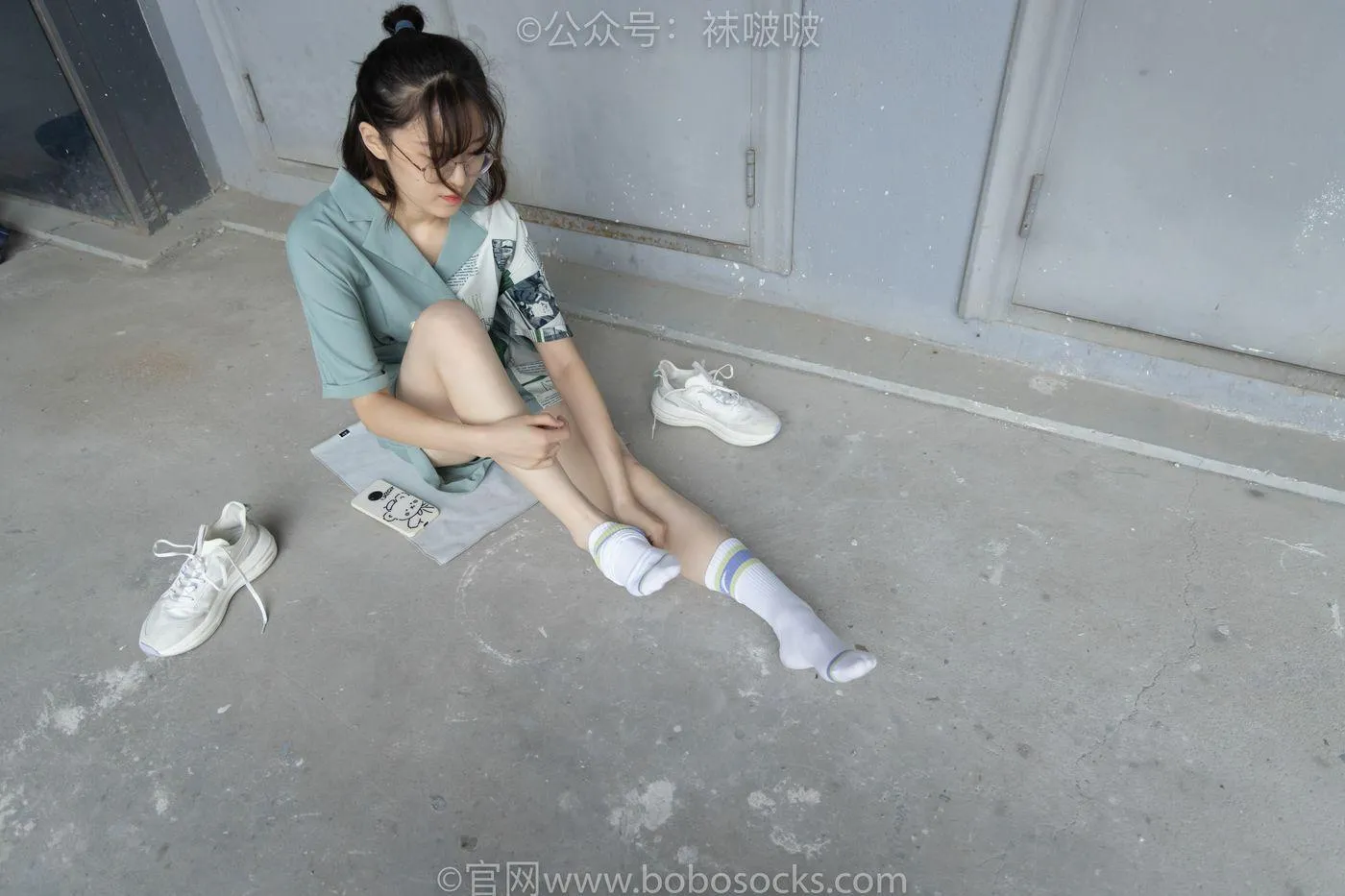 [BoBoSocks袜啵啵]NO.025 熊熊-安踏运动鞋、白色棉袜（踩脏）、裸足 [146P]插图9